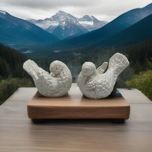 Vintage Bisque Porcelain Pair‎ Of White Alabaster Doves/Pigeons Import Of Japan